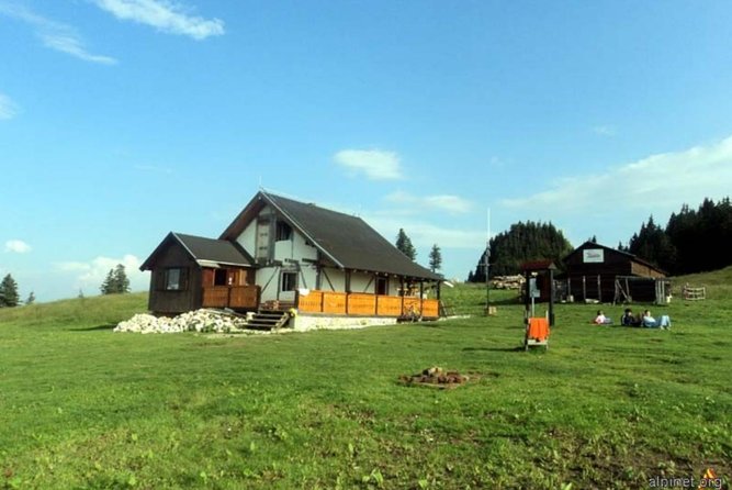 1 day CARPATHIAN PEAKS & CHALETS hike - What the Hike Is Like: Real Climbing, Real Views, and a Guide Who Adjusts