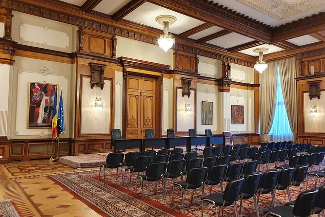 10 h Ceausescu Communism Private Tour in Bucharest plus Dracula's Grave - National Village Museum (Dimitrie Gusti): Romanian life in one place