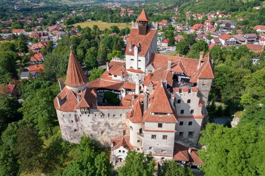 3 Castle Bucharest: Dracula Castle, Wednesday & Peles Castle - Peleș Castle in Sinaia: Neo-Renaissance Royal Rooms