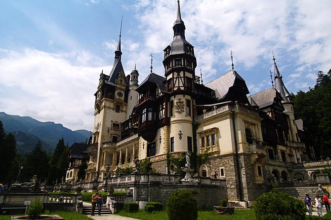 3 Castle:Peles ,Bran,Cantacuzino Tour from Brasov /Hotel pickup - Price and what you actually get for $108.60