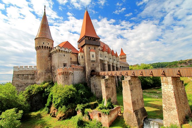 4-Day Inside Transylvania & Transfagarasan Tour from Bucharest - Small-Group Logistics and How the Guide Makes It Work