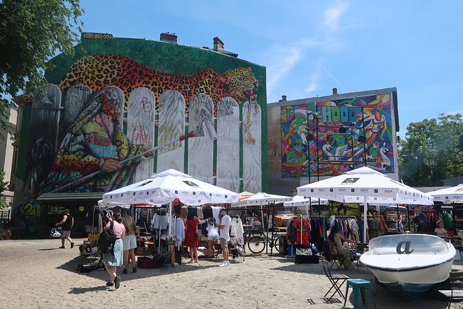 Alternative Bucharest: 2.5-3 Hours Walking tour (Small groups) - University Murals at Facultatea de Sociologie și Asistență Socială