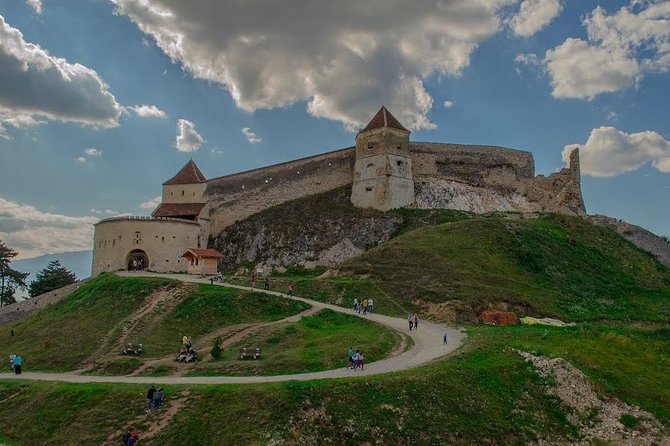 Bear Sanctuary Zarnesti,Bran Castle,Rasnov Fortres w/Hotel pickup - Rasnov Citadel: The rocky hill fortress with the water well story