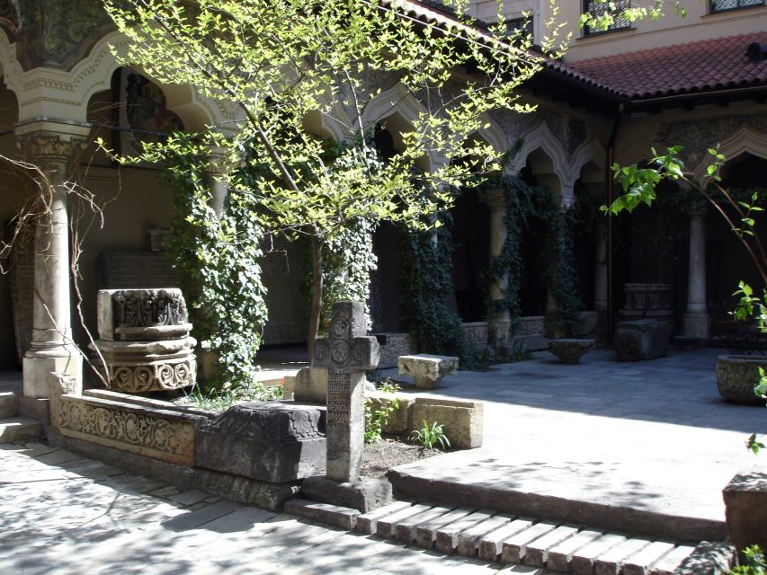 Best of Bucharest: Private Walking Tour - The best match: couples, first-timers, and history with street-level meaning
