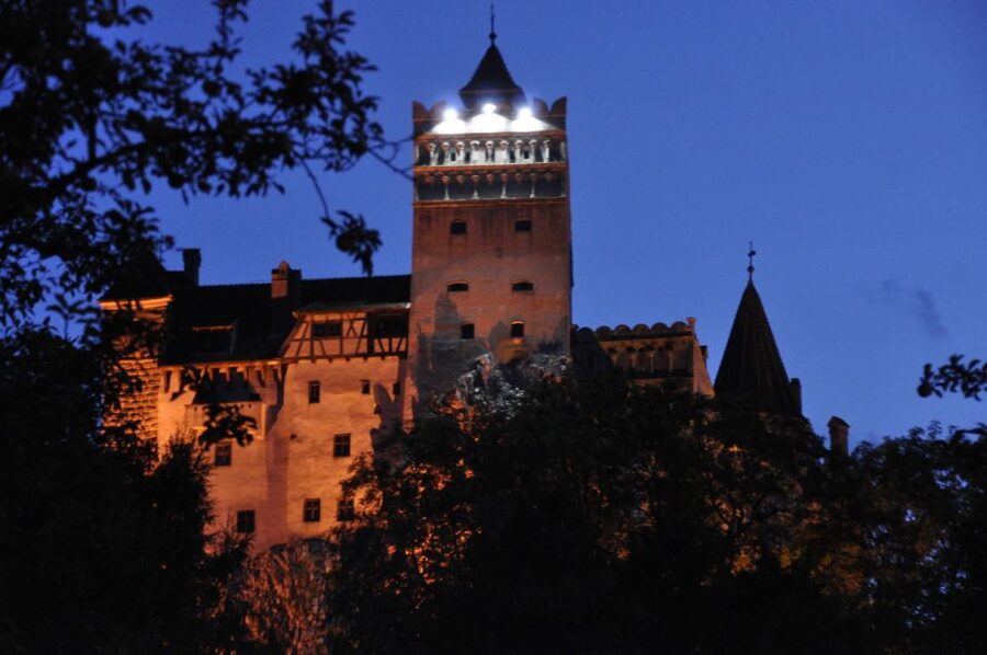 Brasov: Bran, Peles and Cantacuzino Castles Day Tour - Cantacuzino to Bran and back: how the tour manages time