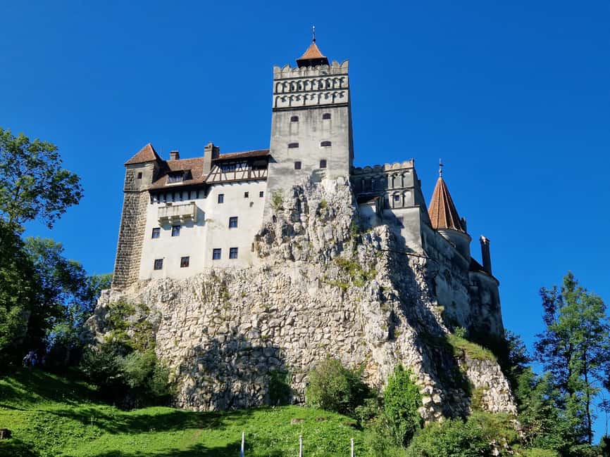 Brașov: Bran, Râșnov, and Peleș Castles Tour with Guide - From Brașov to Sinaia: why the drive matters