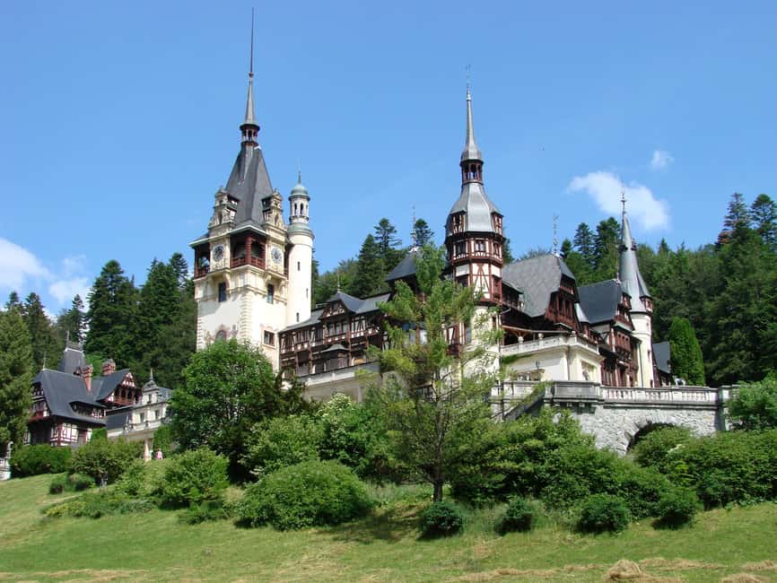 Brașov: Bran, Râșnov, and Peleș Castles Tour with Guide - Lunch break that keeps the day on track