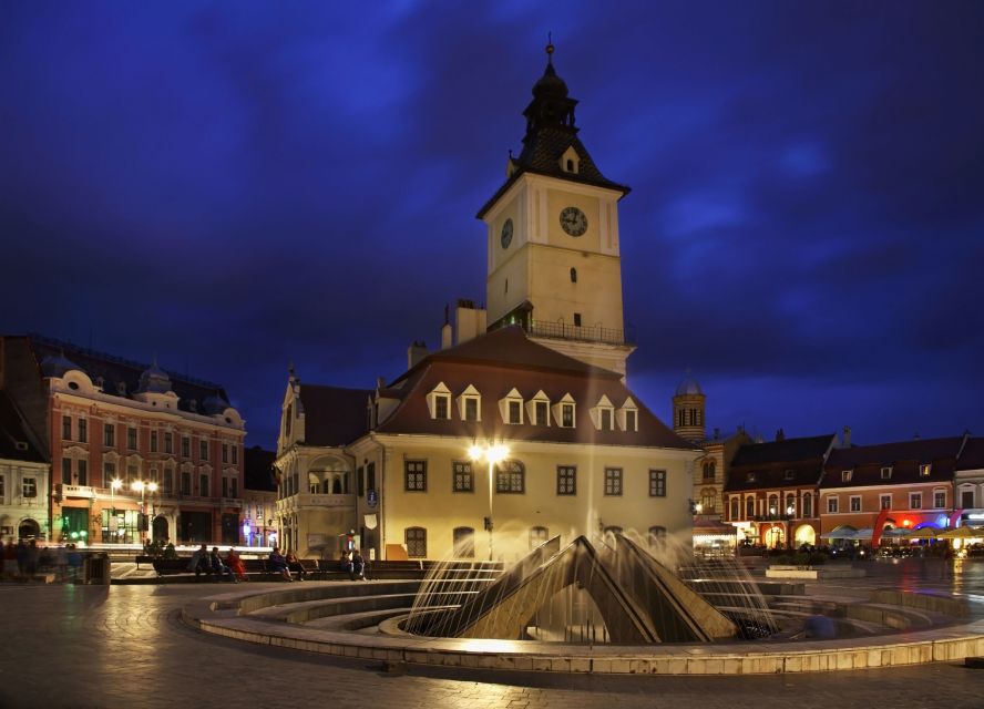 Brasov: Candlelight Tour of Medieval Architecture - Piata Sfatului to the Black Church: the Gothic-baroque anchor