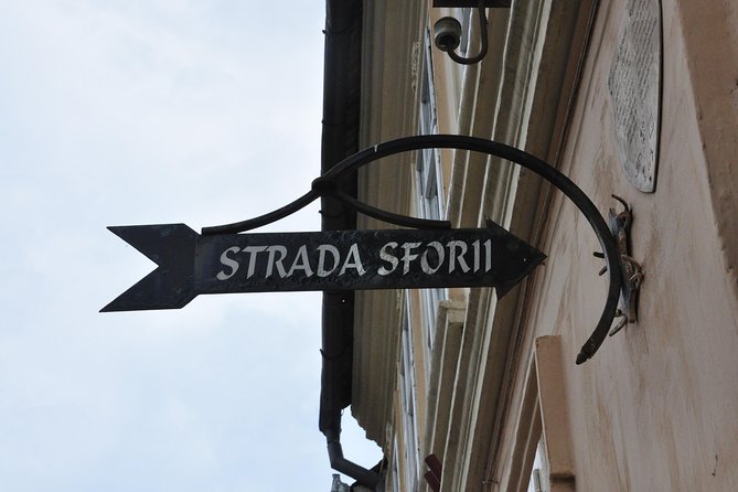 Brasov Old Town Small-Group Walking Tour - Meeting Brasov’s Old Heart: Piata Sfatului and Rope Street