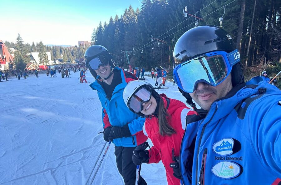 Brasov: Ski Lessons Day Trip For All Ages And Levels - The 4 hour rhythm: pickup in Brasov and a focused day on snow