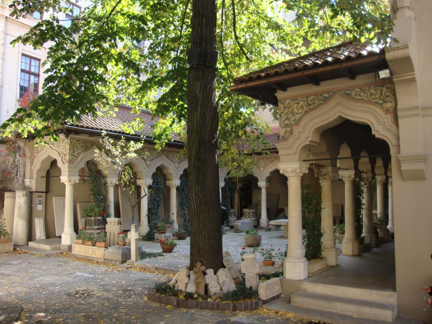 Bucharest: 2-Hour City Highlights Bike Tour - Price value at $33: what you get for a short, sight-heavy day