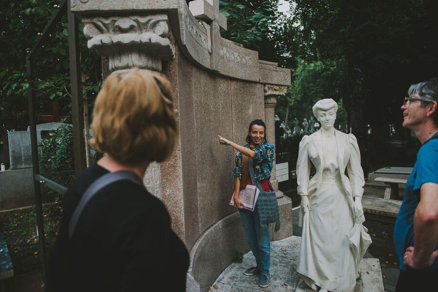 Bucharest: 3-Hour Dark History Tour with a Local - Bellu Cemetery: funerary architecture and the stories behind it