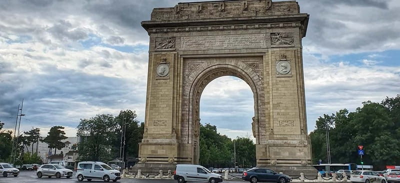Bucharest: 4h Panoramic Private Tour by Car with Photo Stops - Palace of Parliament, or People’s House, in 30 Minutes of Reality