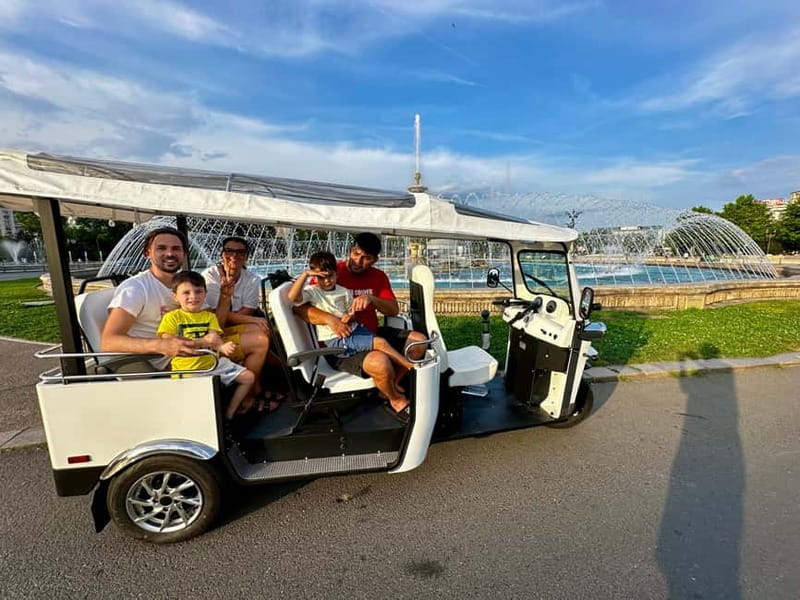 Bucharest: Best of Bucharest Private Tuk-Tuk Tour - Entering Bucharest the fun way with an open-top 360 tuk tuk