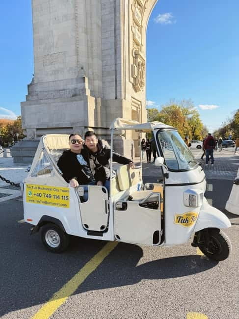 Bucharest: Best of Bucharest Private Tuk-Tuk Tour - Palace of Parliament and Bucharest fountains: scale, then street-level
