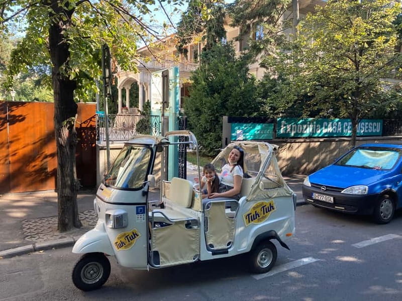 Bucharest: Best of Bucharest Private Tuk-Tuk Tour - Triumphal Arch: the classic photo moment, built for your camera