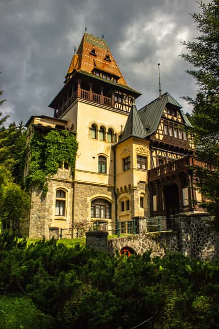 Bucharest: Bran Castle , Peles Castle & Brașov Day Tour - Timing, tickets, and rules that affect your day