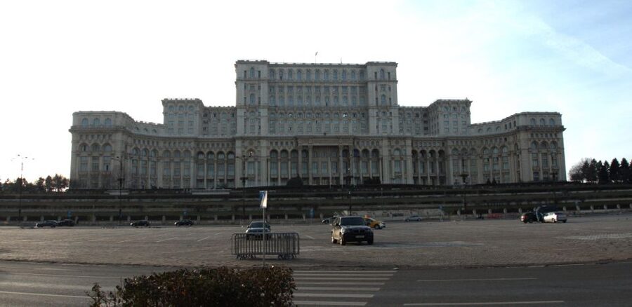 Bucharest by car - full day 'stop and visit' experience - The morning: Bellu Cemetery and the Tomb of the Unknown Soldier