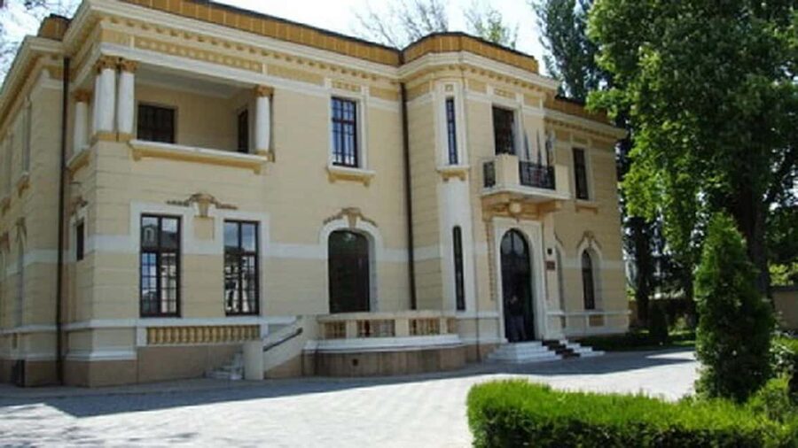 Bucharest : Ceaușescu Mansion , Parliament & Village Museum - Dimitrie Gusti Village Museum: Romania before the headlines