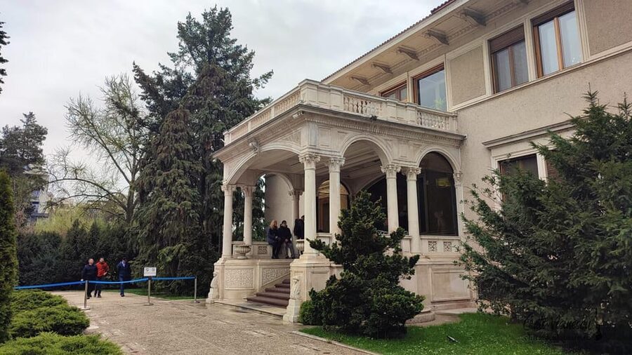 Bucharest city tour by car - The value of a Bucharest car tour when time is short