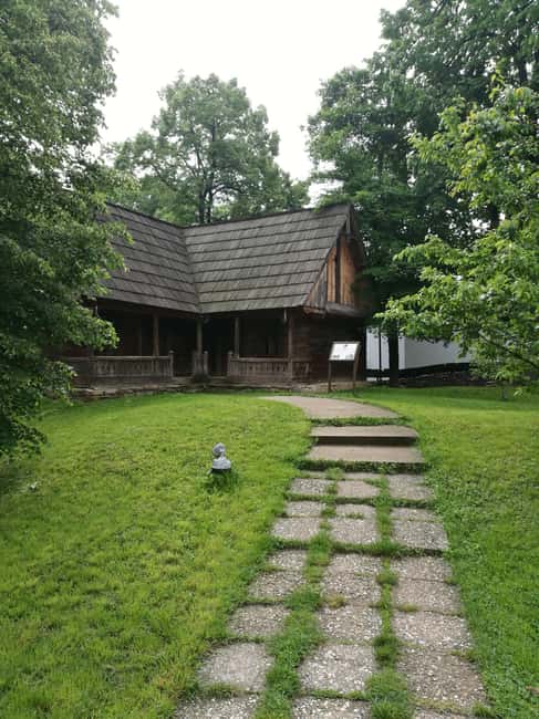 Bucharest city tour: Village Museum visit & Panormaic tour - Bucharest in Two Hours, Village Museum Plus a Real Panoramic Drive