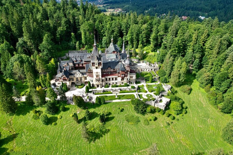 Bucharest: Dracula and Peles Castles For Private - Bran Castle, also known as Draculas Castle: legend you can walk through