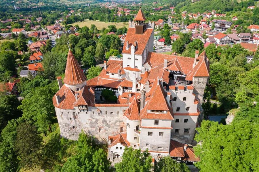 Bucharest : Dracula Castle, Peleș Castle & Brașov Day Trip - Getting to the Carpathians: Pickup and the Comfort Factor