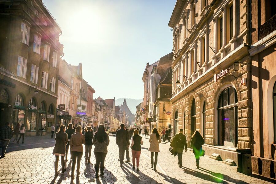 Bucharest: Dracula Castle, Peles Castle & Brasov Old Town - Key things to know before you go