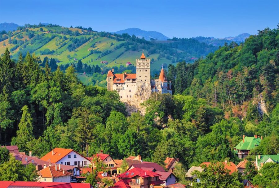 Bucharest: Dracula Castle, Peles Castle & Brasov Old Town - Peles Castle in Sinaia: the royal residence that looks expensive in person
