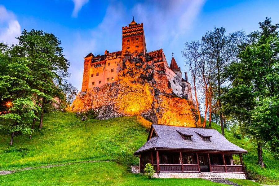 Bucharest: Dracula's Castle, Peles Castle, & Brasov Old Town - Bran Castle and Dracula Myths: A Border Fortress Story You Can Walk Through