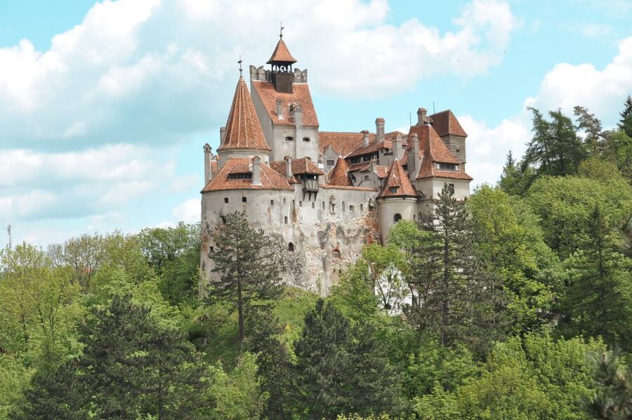 Bucharest: Dracula's Castle, Peles Castle, & Brasov Old Town - How the Coach Ride and Guides Shape the Whole Day