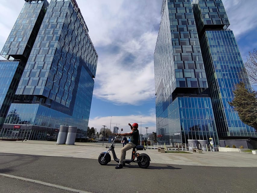 Bucharest electric city tour by Smart Balance #green - Bucharest Fountains: a quick start that helps you orient fast