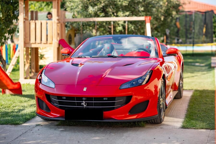 Bucharest: Ferrari Driving Experience - MEDIUM 30min - Starting at Piața Constituției: where the day actually begins