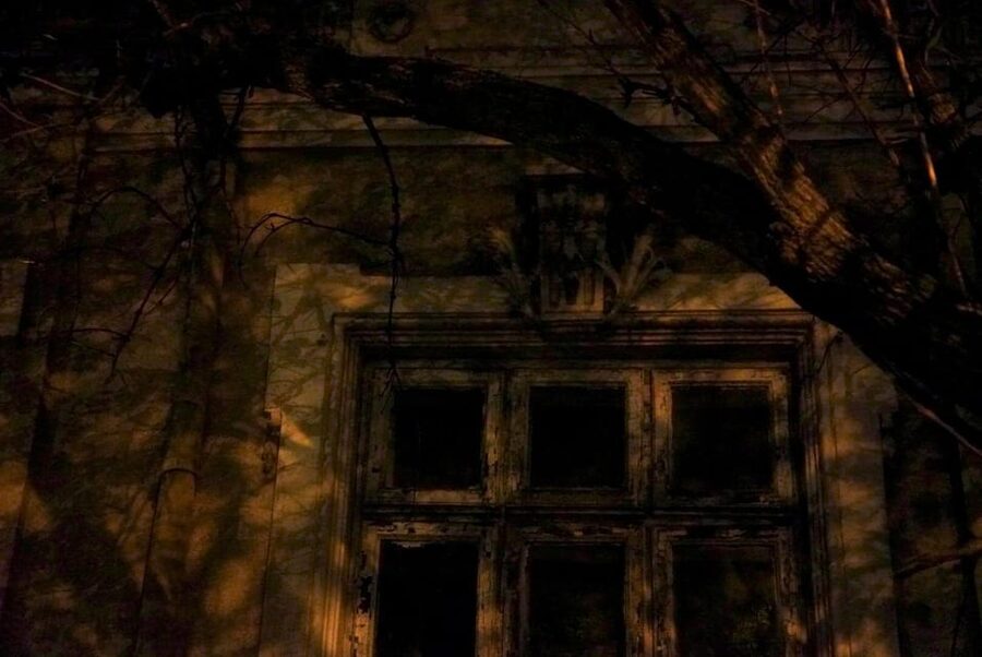 Bucharest: Ghost Stories & Romanian Mythology Walking Tour - Romanian Protective Customs: How People Ward Off Evil Spirits