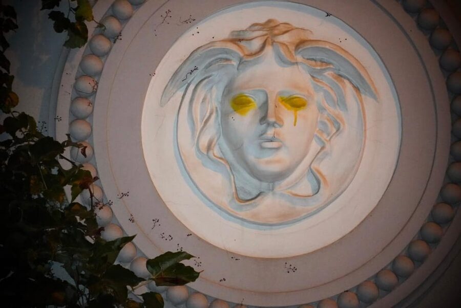 Bucharest: Ghost Stories & Romanian Mythology Walking Tour - The Guides Set the Tone: Storytelling With Research
