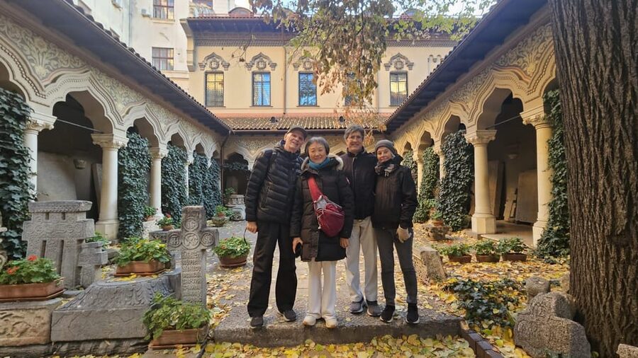 Bucharest: Guided Walking Tour with Romanian Snack - Key things to know before you go