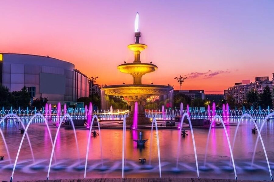 Bucharest : Highlights & Hidden Gems Walking Tour - Parcul Cismigiu: start slow in Bucharest’s oldest park