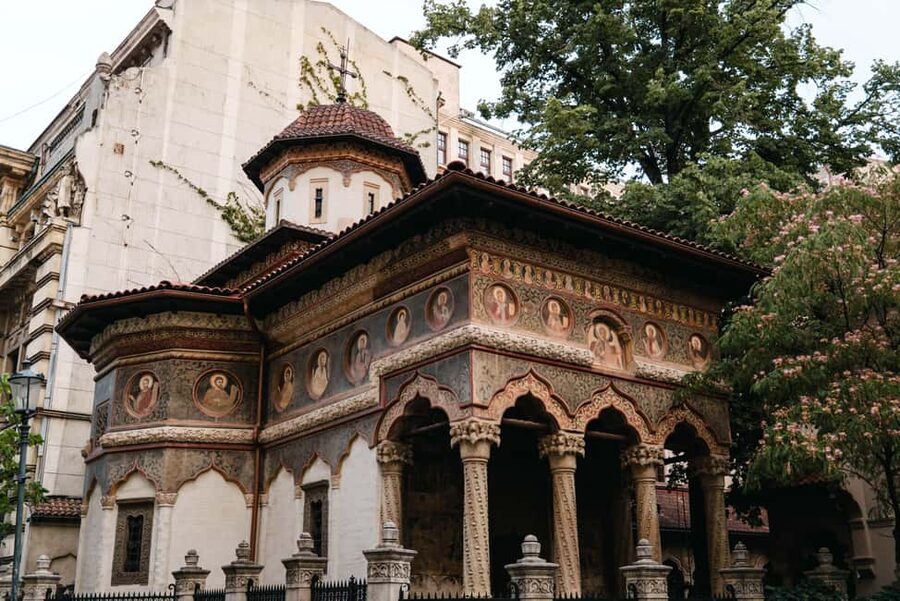 Bucharest: Local Food and History Tour - Guided landmark walks, then Old Town street food to finish strong