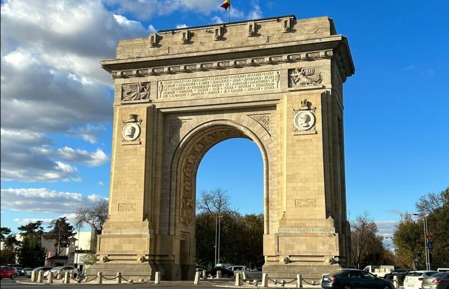 Bucharest Panoramic City Tour & Street Food - From Hotel Pickup to Calea Victoriei, Your First Taste of Little Paris
