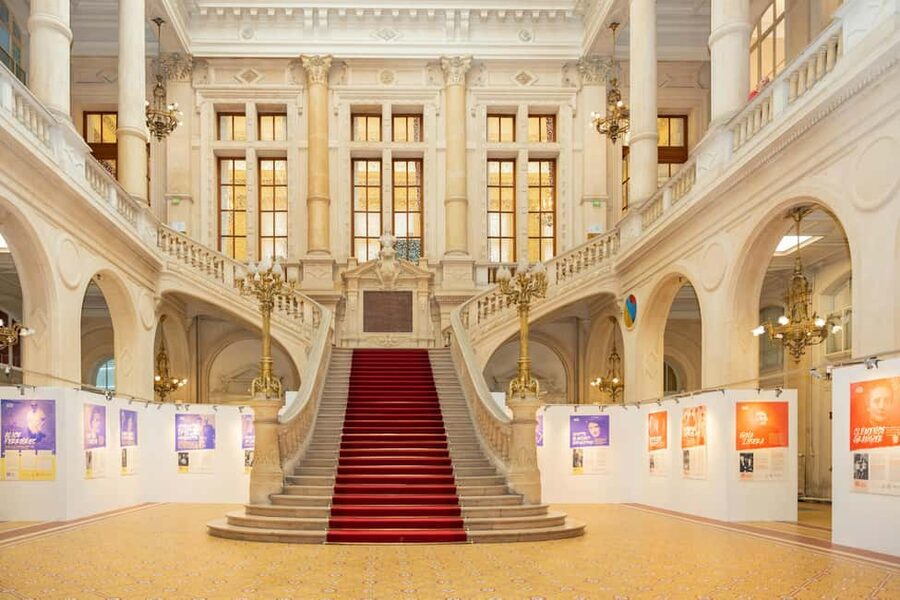 Bucharest: Parliament, Ceausescu House & Village Museum Tour - Meeting Point and Getting There Smoothly From University Square