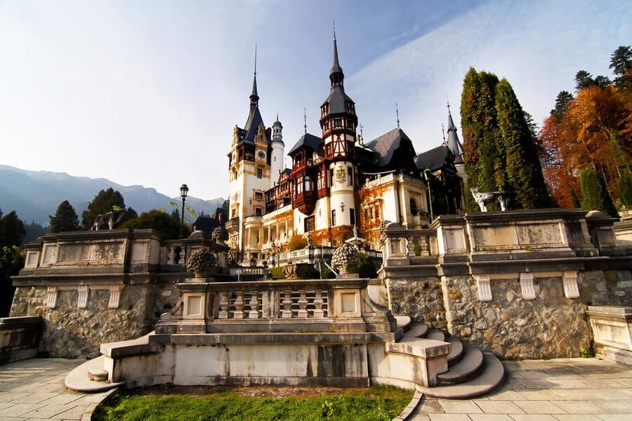 Bucharest: Peles Castle, Bran Castle, & Brasov Full-Day Tour - Bucharest to Transylvania in one day: what makes it work