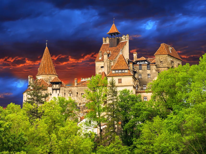 Bucharest: Peles Castle, Bran Castle, & Brasov Full-Day Tour - The timing challenge: a 12-hour schedule that still feels full