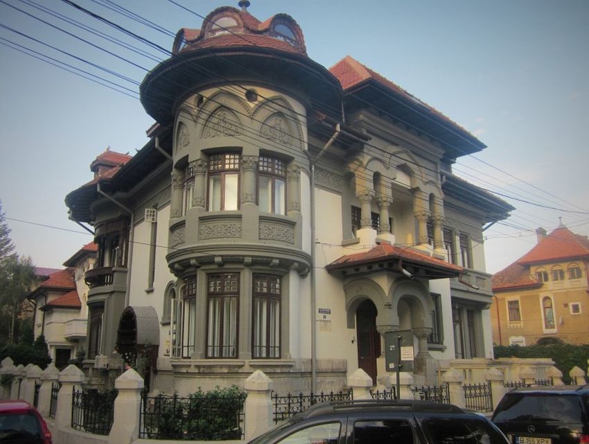 Bucharest: Private Three Neighborhoods Tour by Vintage Car - From Bragadiru Palace to Cotroceni Palace, the bourgeois neighborhood warm-up