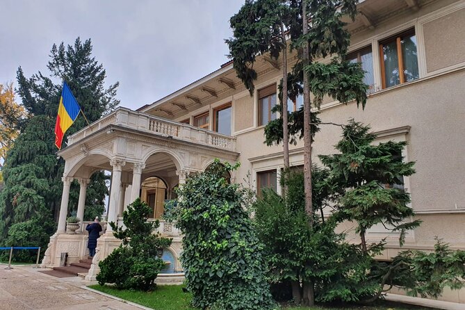 Bucharest Private Tour with Dracula's Grave and Ceaușescu Mansion - Calea Victoriei and Piața Revoluției: royal grandeur, communist power, and the helicopter moment