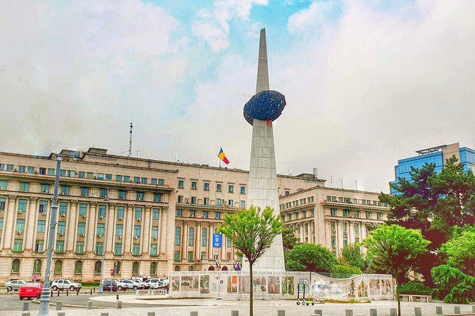 Bucharest's Most Popular - Panoramic Express PrivateTour - Triumph Arch and Piaka Revolukiei: From World War I to the Romanian Revolution