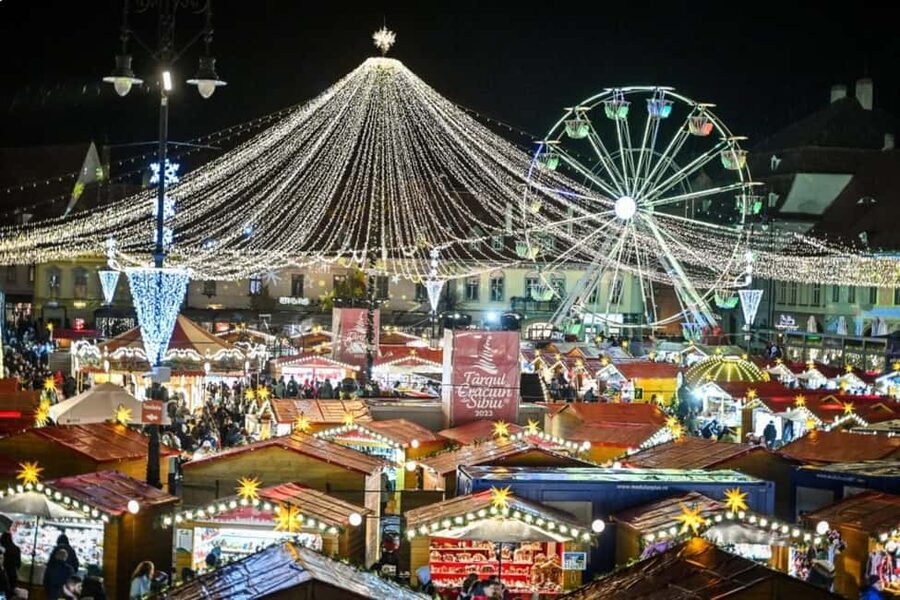 Bucharest: Sibiu Christmas Market Day Trip with Transfers - Live carols, folk music, and how to time your wandering