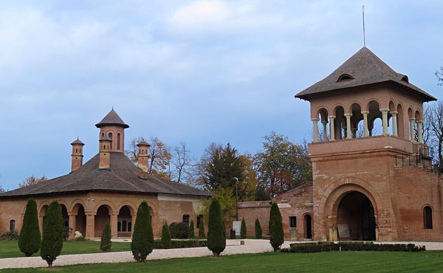 Bucharest Sightseeing Tour - Why This Bucharest Tour Works So Well in Only 4 Hours