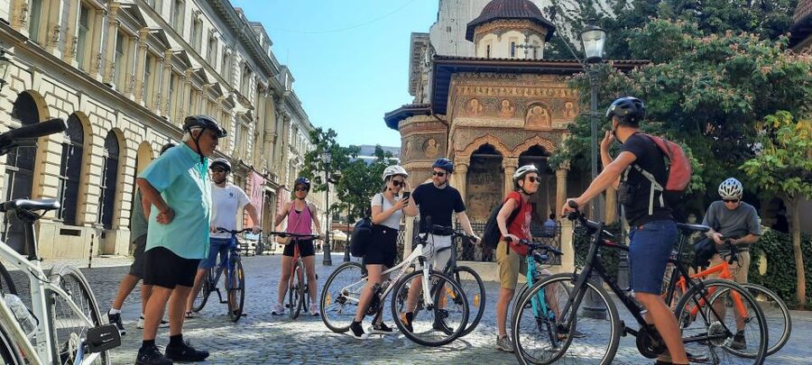 Bucharest Sightseeing Tour - Unirii Square: The Transport Hub and the Parliament Question