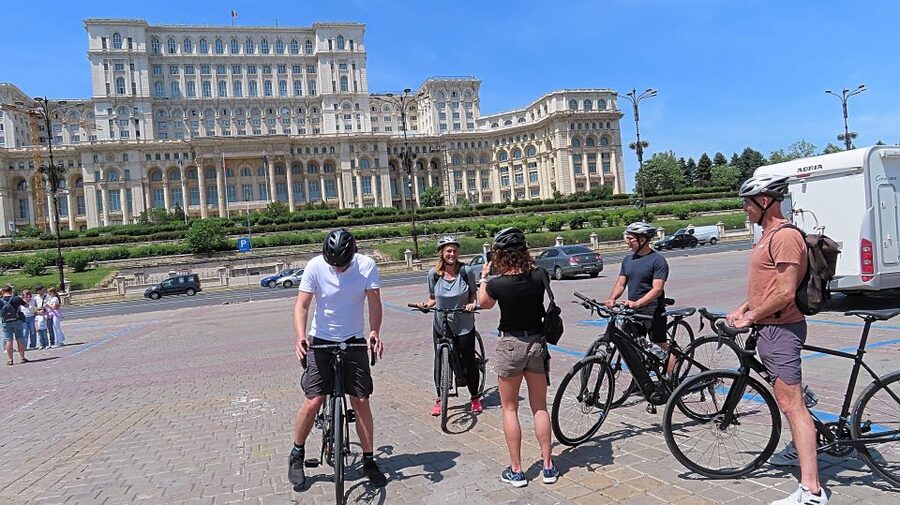 Bucharest Sightseeing Tour - What to Bring and What to Plan Around
