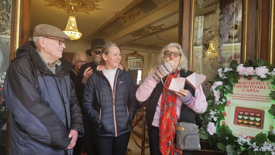 Bucharest: Sweet Delights History and Desserts Walking Tour - Calea Victoriei and the Little Paris boulevard feeling